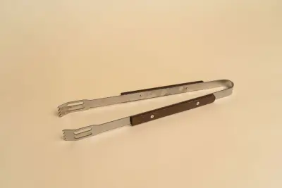 Щипцы для мяса 33см с дер.ручками